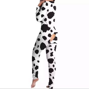 Women’s full-body butt flap Onesie